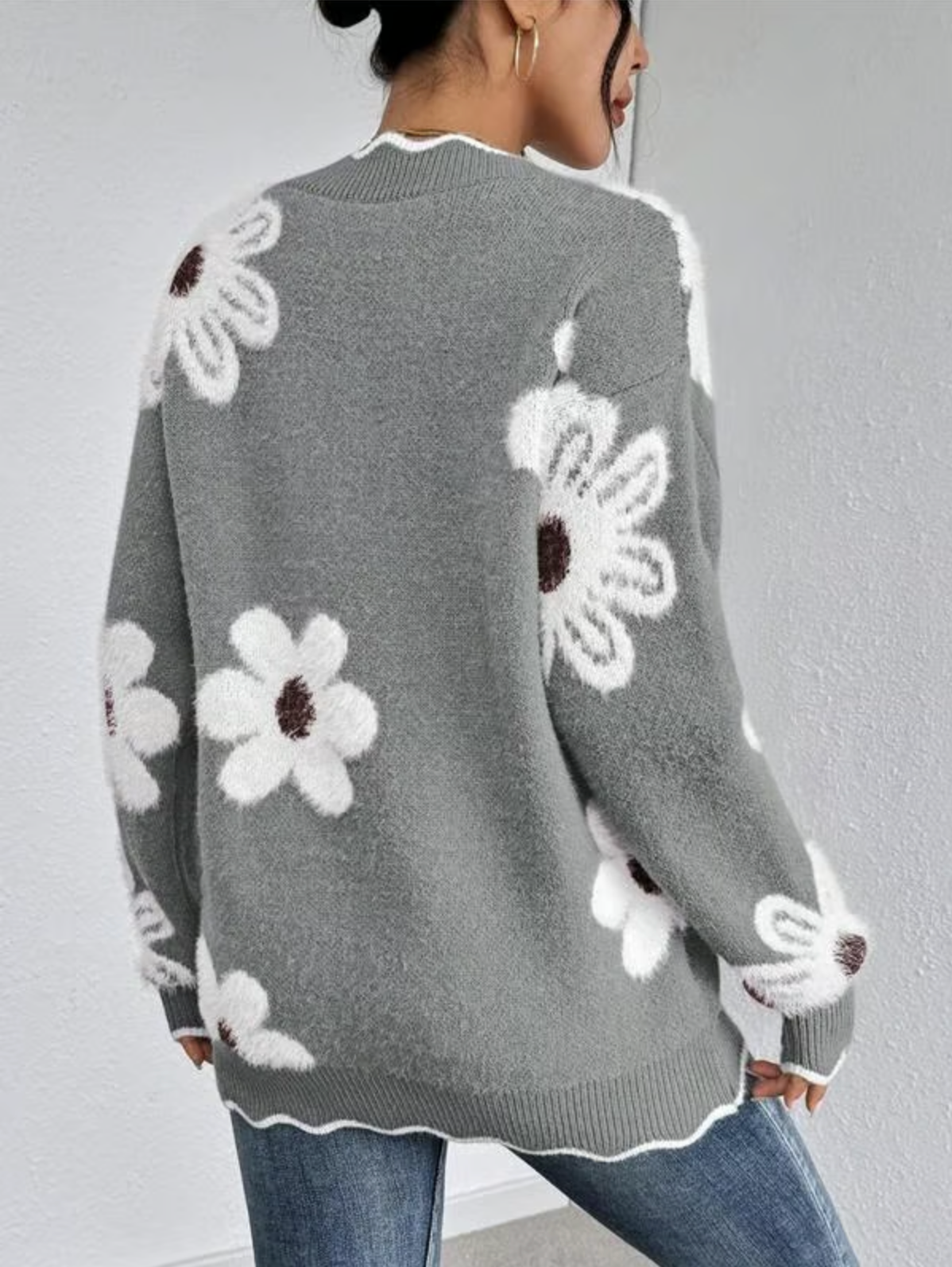 Women's Floral Pattern Scallop Trim Sweater